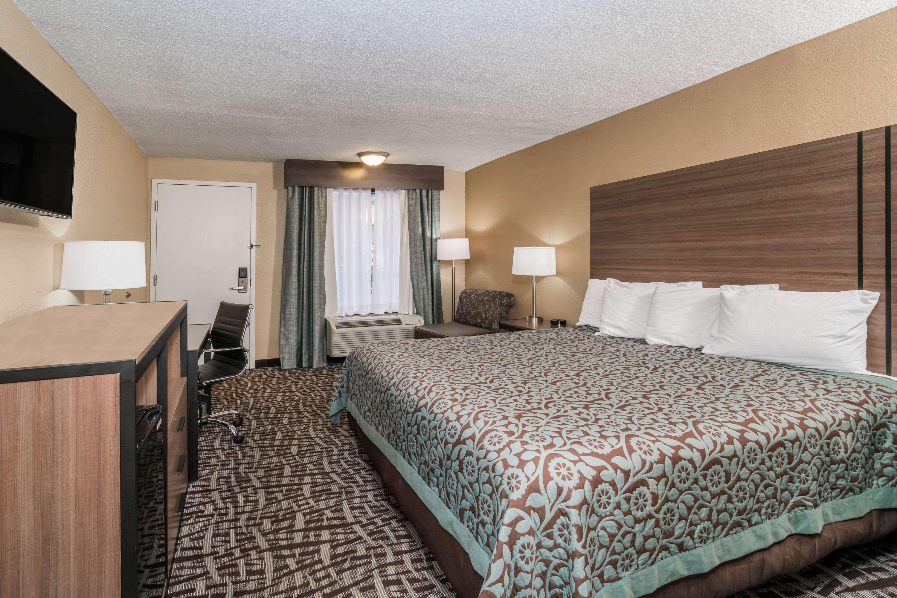 Days By Wyndham Nashville 2*